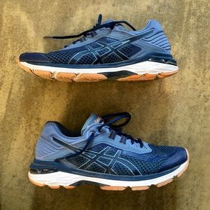 ASICS GT-2000s. Marked as a women’s 9.5, fits true to size. Very good condition!
